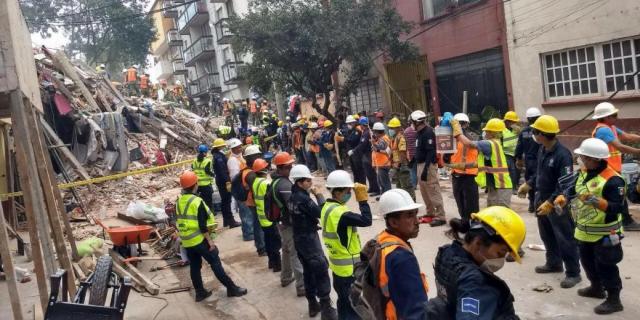 Continúa Protección Civil Estatal realizando labores de rescate en la Ciudad de México y en el Estado de Morelos