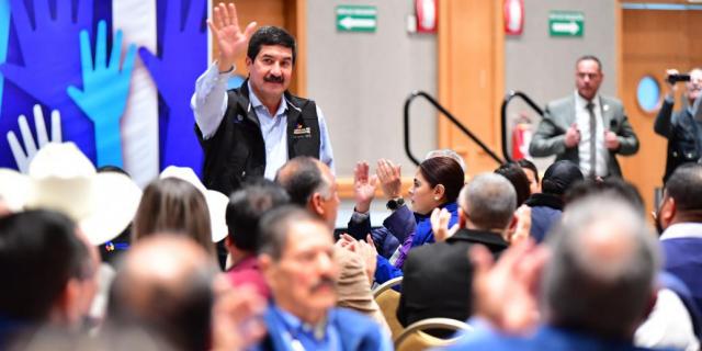 Cuenta Chihuahua con un músculo ciudadano fuerte, destaca el Gobernador ante más de 2 mil 600 personas que representan a 62 municipios y abarrotaron un salón de Expo Chihuahua