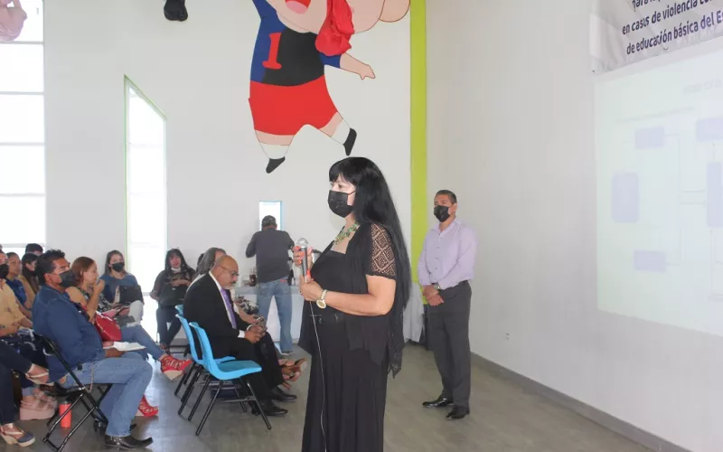 Capacitan a personal educativo de Juárez en prevención de violencia ...