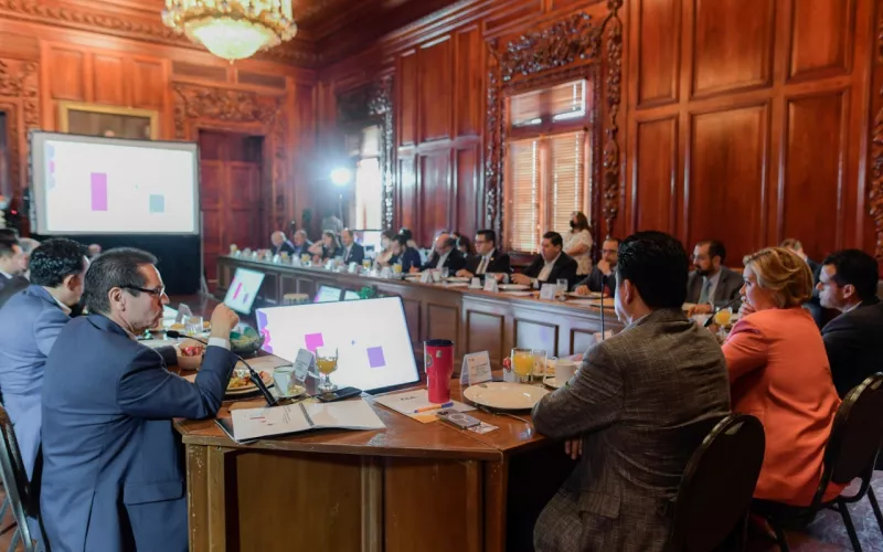 Se reúne gobernadora Maru Campos con integrantes del Consejo ...