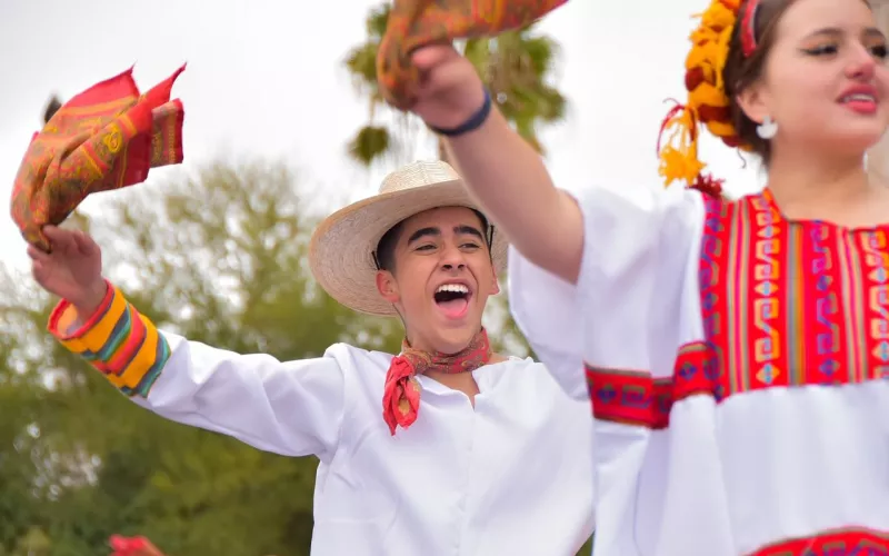 Preside Maru Campos desfile cívico deportivo conmemorativo del 112  aniversario del Inicio de la Revolución Mexicana | Portal Gubernamental del  Estado de Chihuahua