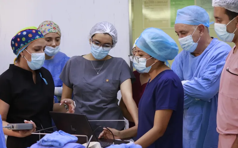 •	Suma 30 implantes cocleares realizados desde 2021